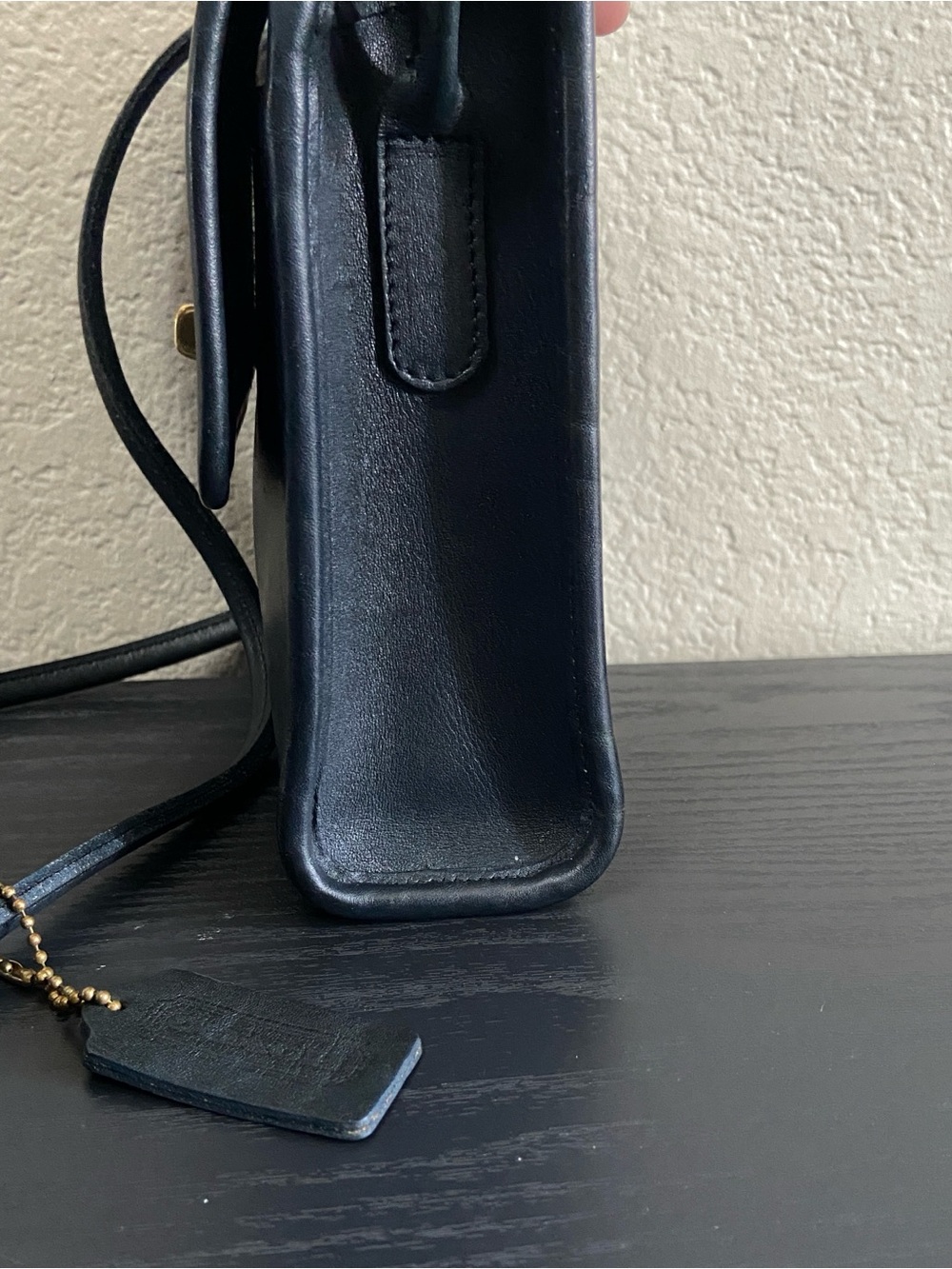 Coach Vintage 90s Black Leather Brass Turn-lock ‘Scooter’ Bag - Picture 2 of 13